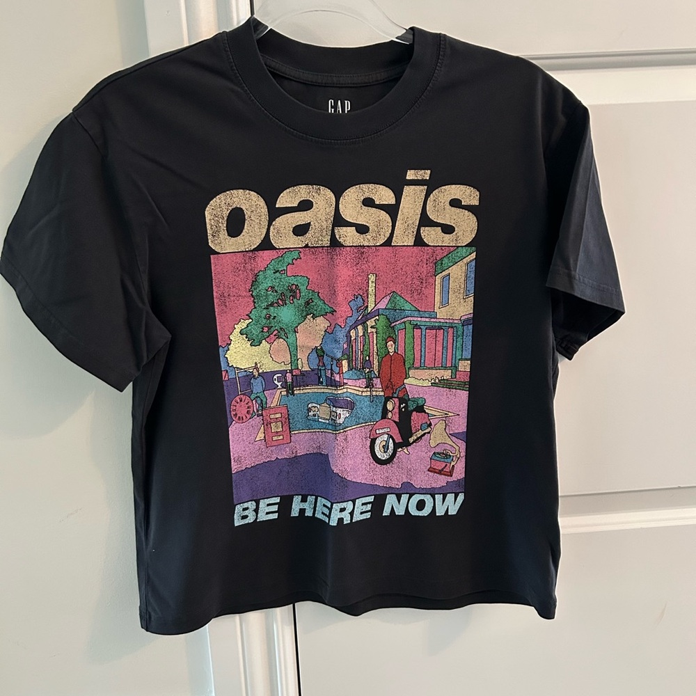 GAP Oasis Graphic Tee | Size Small